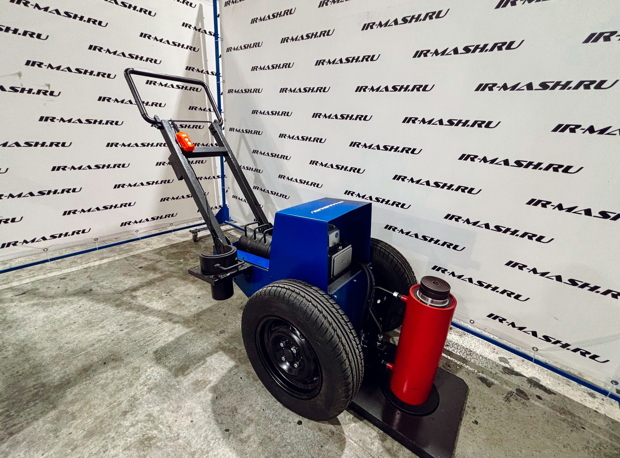 ИРМАШ произвел и поставил домкрат гидравлический подкатной ДГП для СУЭК