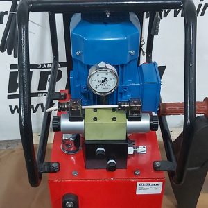 Клепатор (гидроскоба) для рам ГАЗели и других легких грузовиков в комплекте с маслостанцией с электрическим приводом